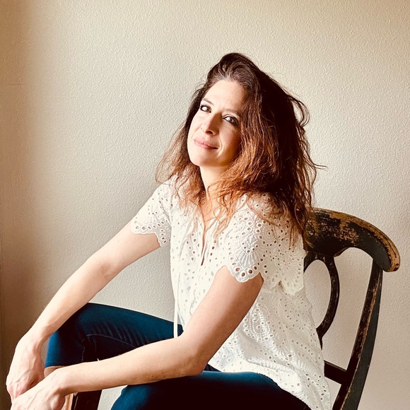 Meet your Posher, Myriam - Picture 2 of 2